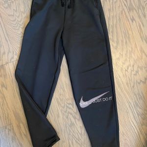 Nike Therma-FIT All Time Women's Graphic Training size xs brand new